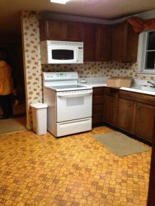 Kitchen looking toward the living room