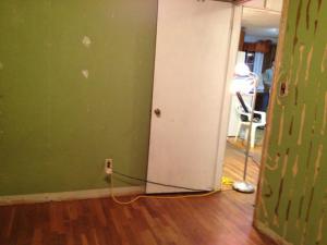 548557_10151097881932197_1651342271_n